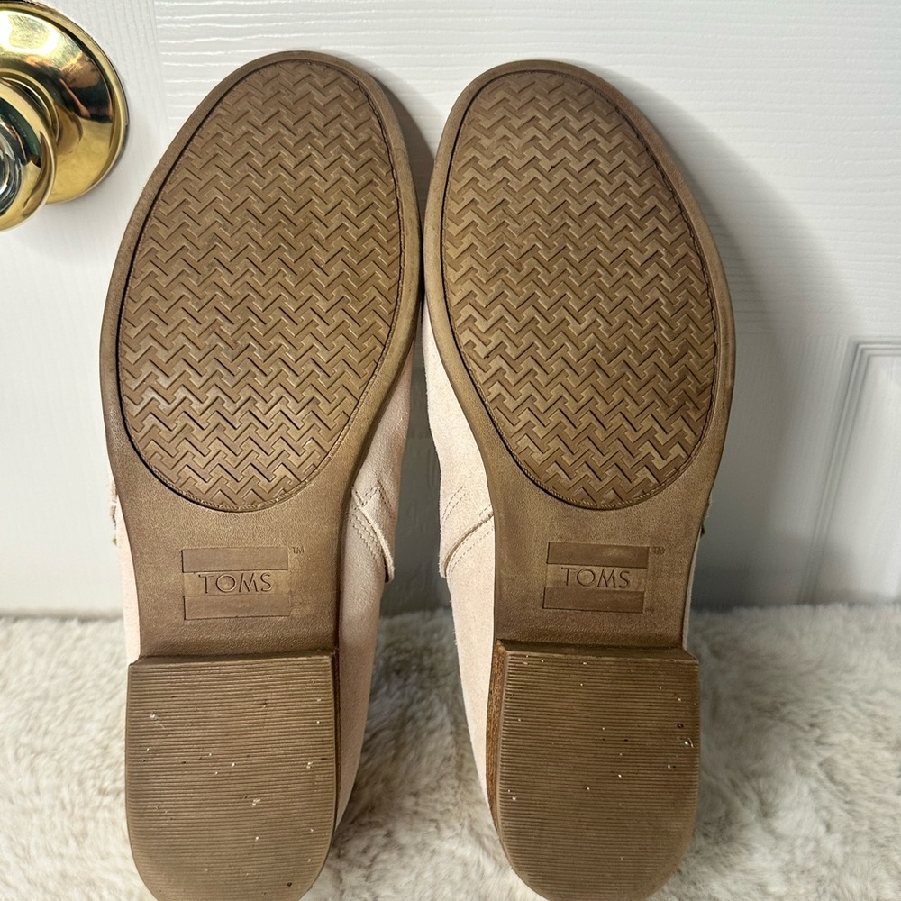 TOMS Suede Slip-On Loafers Taupe Beige Block Heel Comfort Shoes Size 9 - Picture 9 of 9